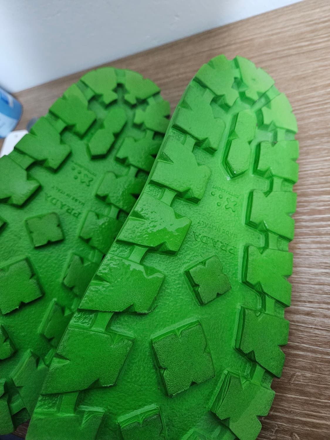 프라다 2x3085 러버슬라이드 정품 상품이미지3