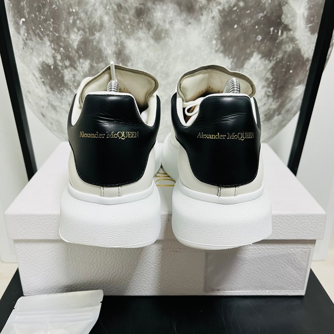 정품 41.5) 알렉산더 맥퀸 오버솔 스니커즈 265~270 상품이미지5