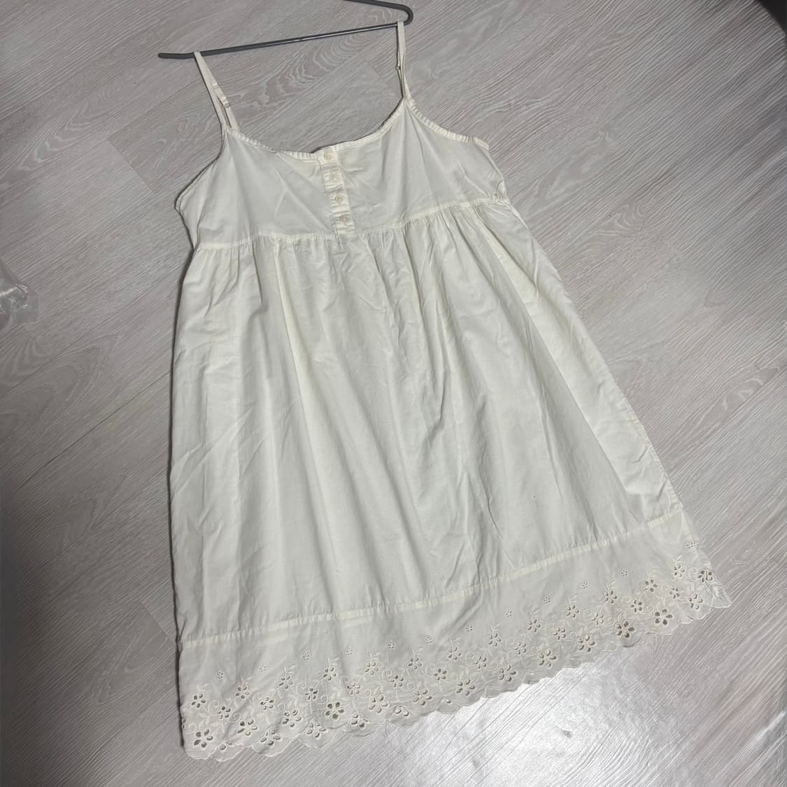 🌿 아이보리 펀칭 레이어드 나시 원피스 상품이미지2