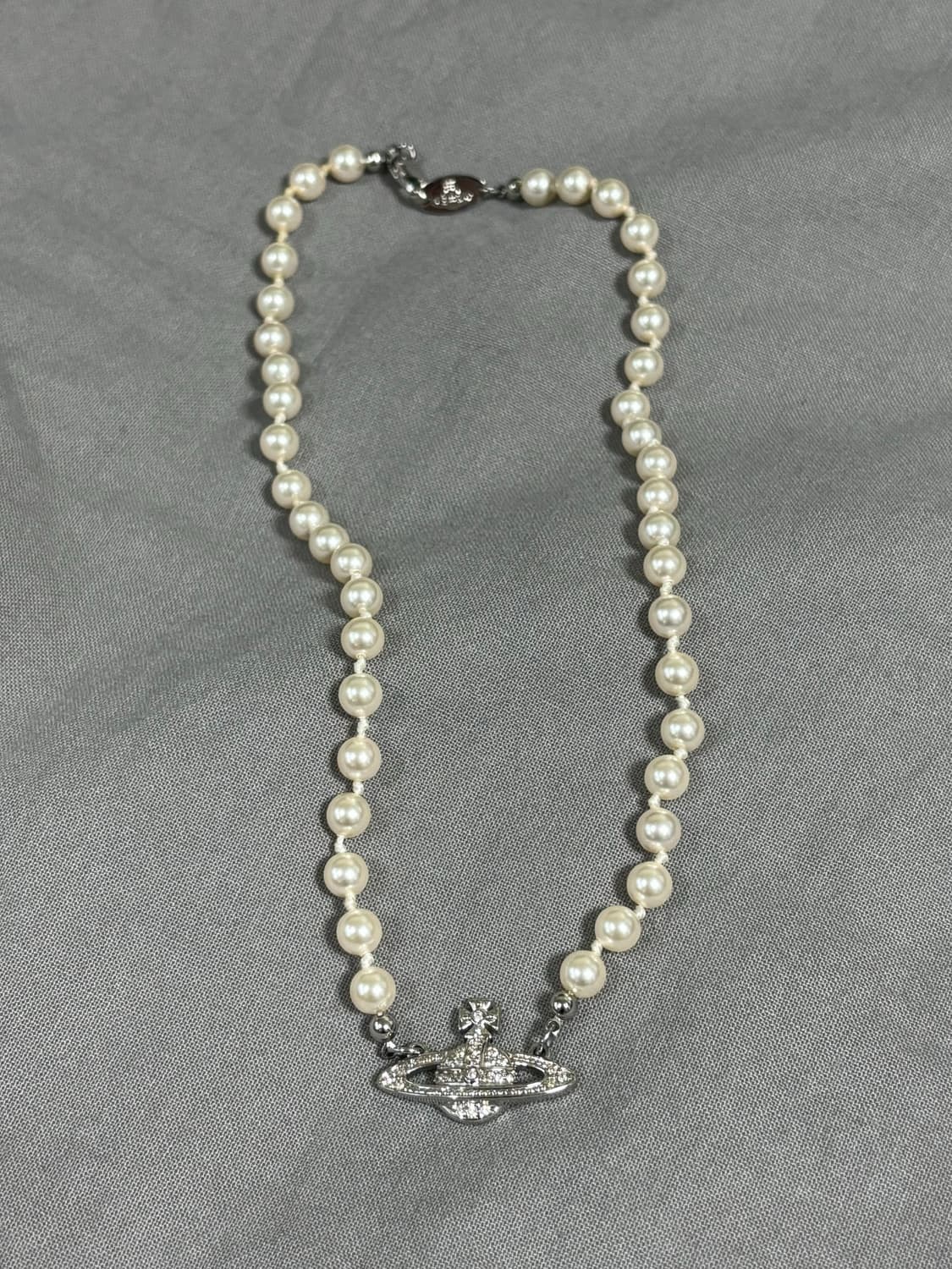 비비안웨스트우드 미니 바스 릴리프 초커 목걸이 상품이미지1