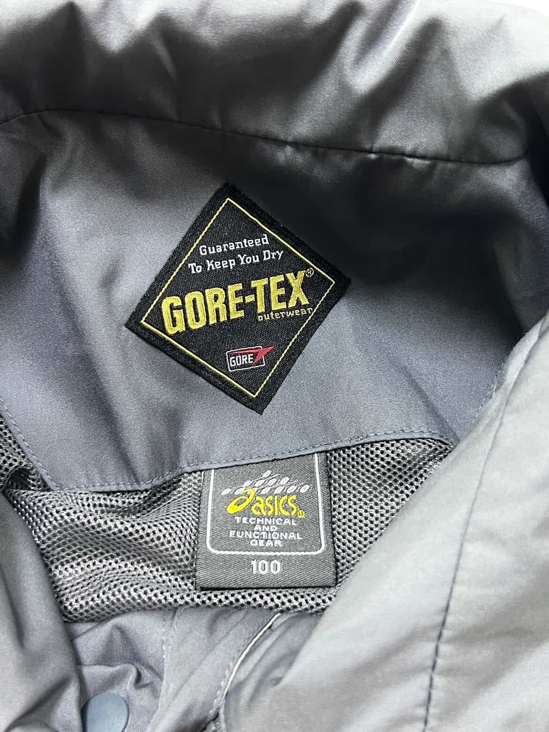 아식스 00‘s 고어텍스 베이지 배색 바람막이 상품이미지8