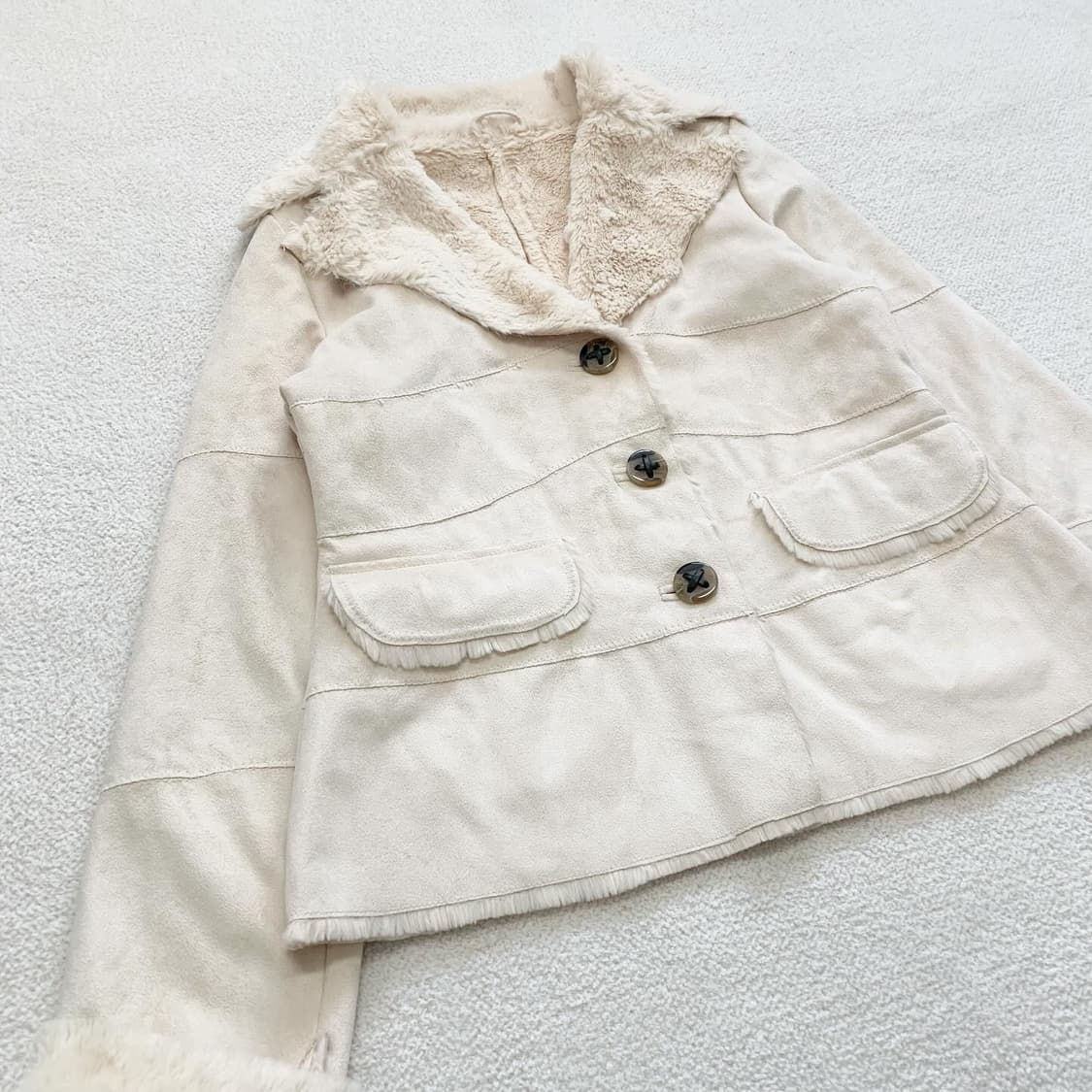 뮤트 크림라떼 무스탕jk 상품이미지2