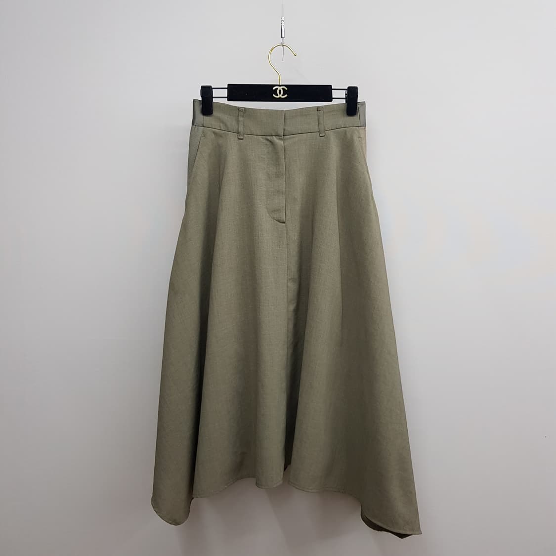 한섬 시스템 2023 언밸런스 헴 백밴딩 스커트 64-94사이즈 상품이미지2