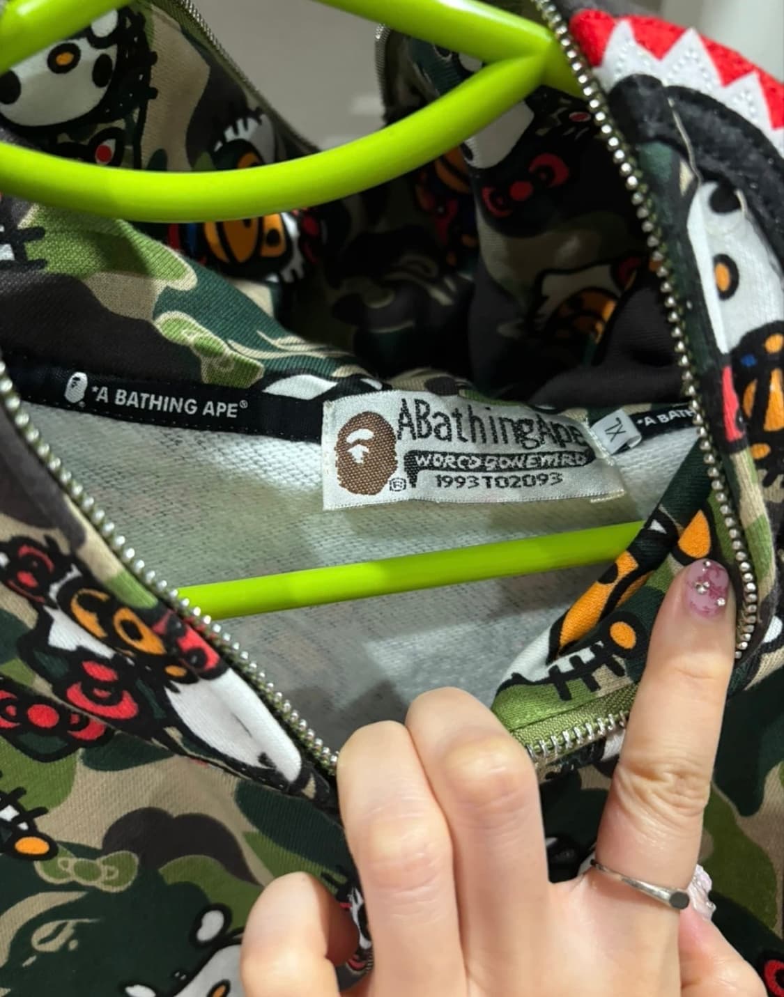 베이프 헬로키티 샤크 후드집업 상품이미지3