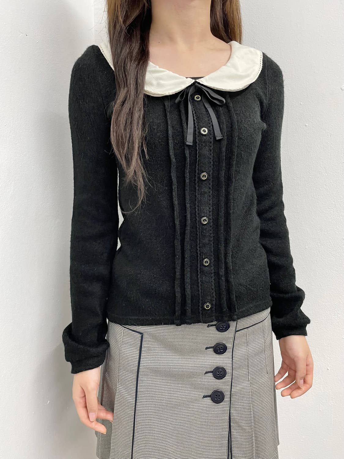 블랙 히메 카라 버튼 탑 상품이미지1