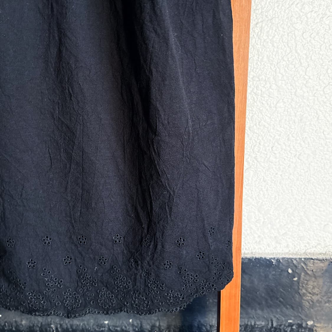 모카 안개 블랙 펀칭 원피스 상품이미지3