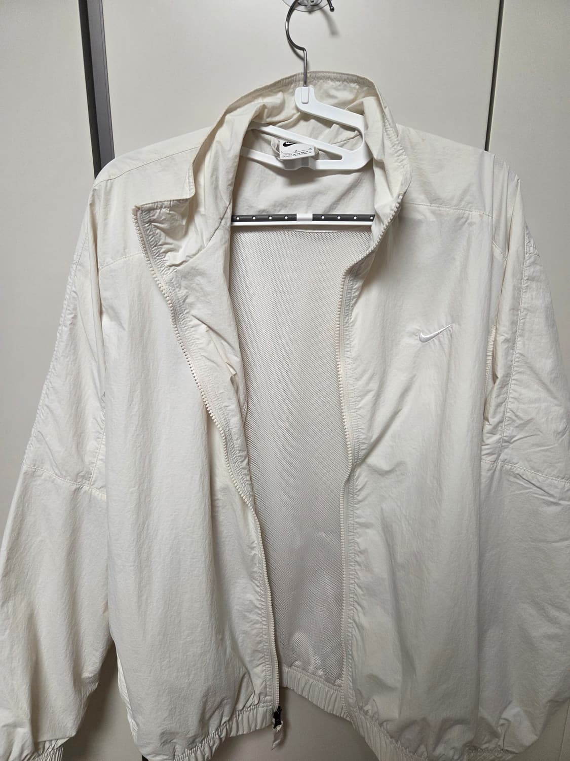 나이키 솔로 스우시 화이트 L사이즈 DQ5201-030 상품이미지4