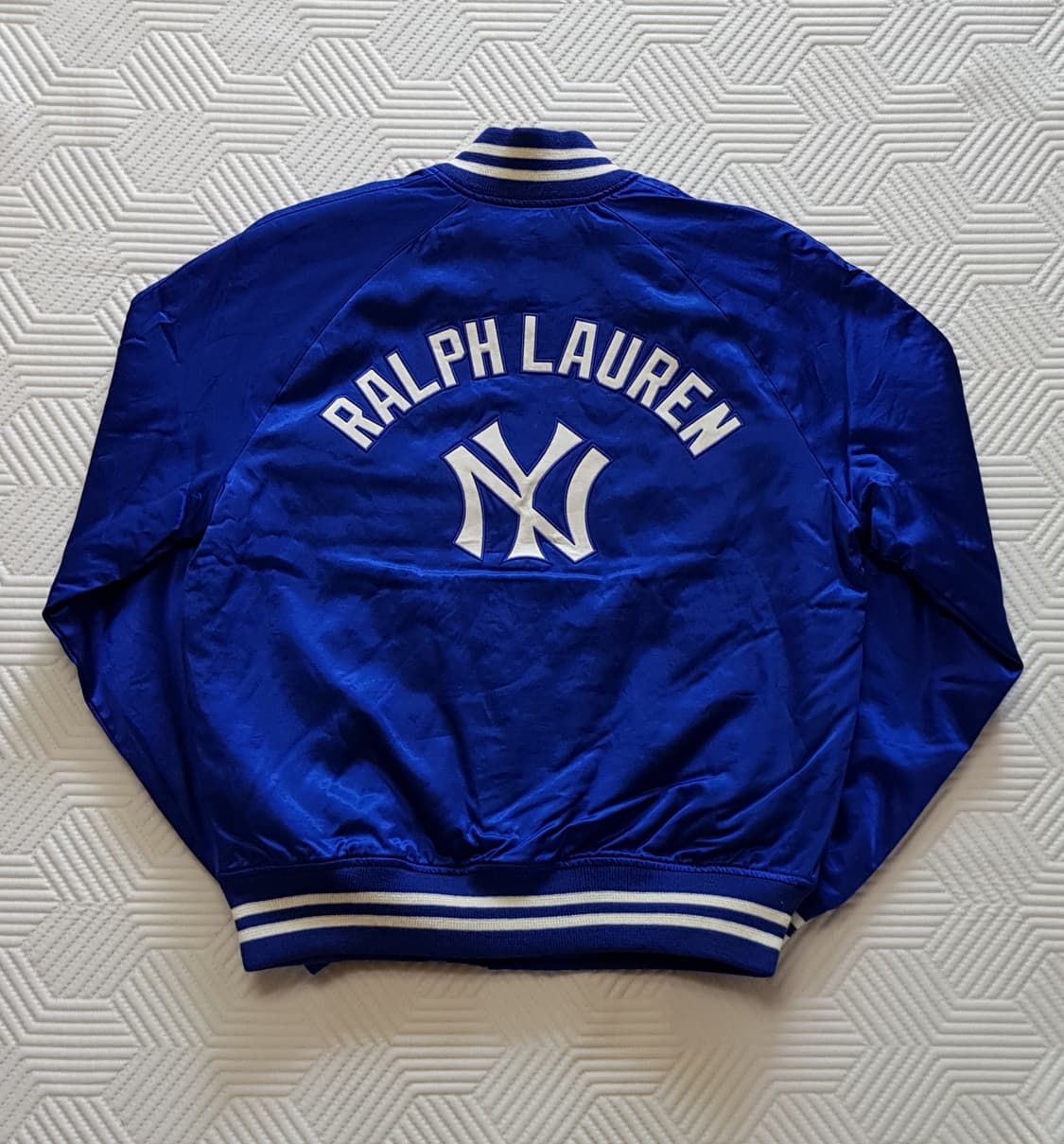 [새상품/M] 폴로 x MLB 뉴욕 양키스 바시티 새틴 자켓 팝니다. 상품이미지3