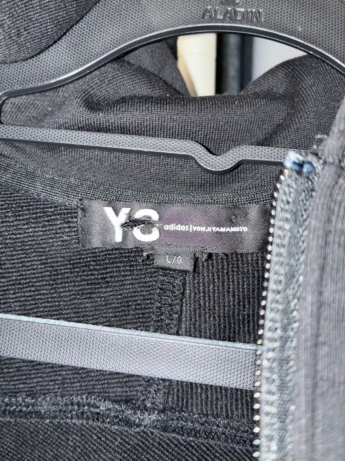 Y-3 디컨스트럭티드 후드티 상품이미지3