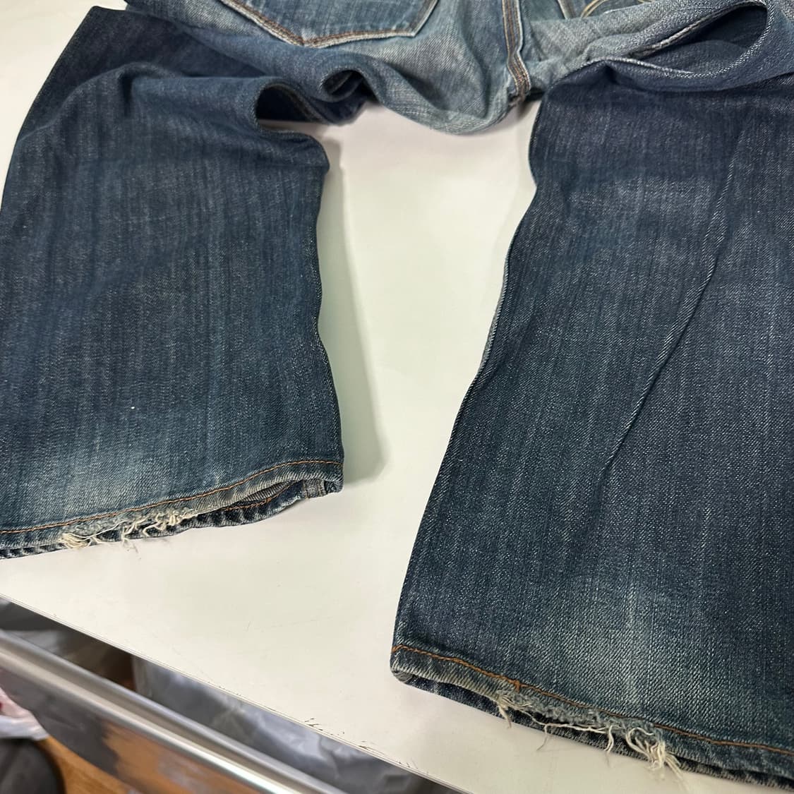 L 리바이스701 스트레이트핏 중청워시드 데님팬츠 상품이미지4