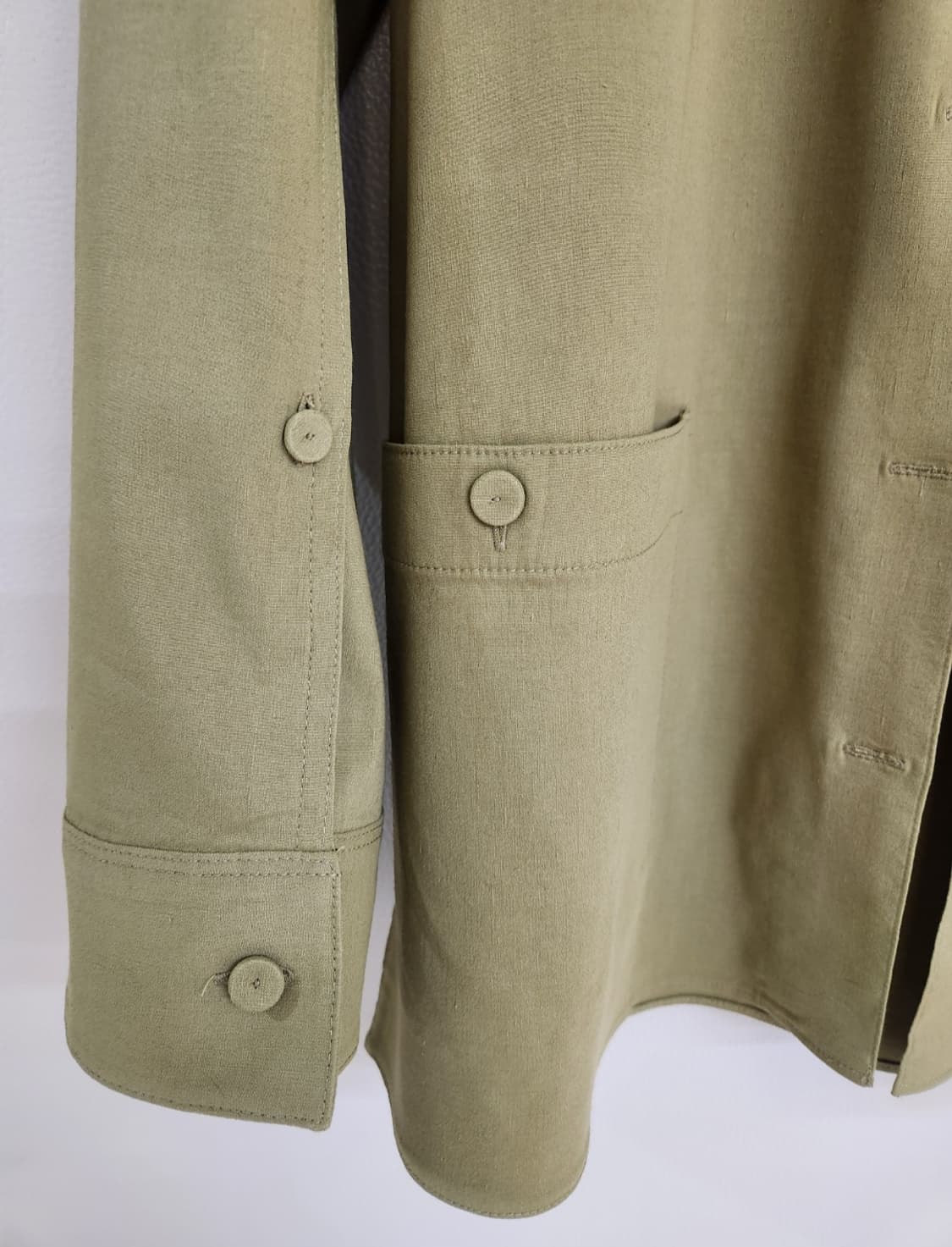 띠어리 벨티드 셔츠형 린넨자켓 66사이즈 상품이미지6