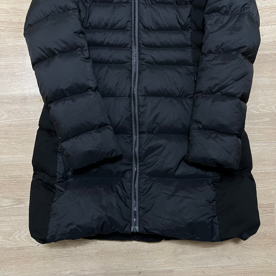 로우알파인 여성 옴니히트 덕다운 후드 롱패딩 점퍼 [블랙] S/90 상품이미지3