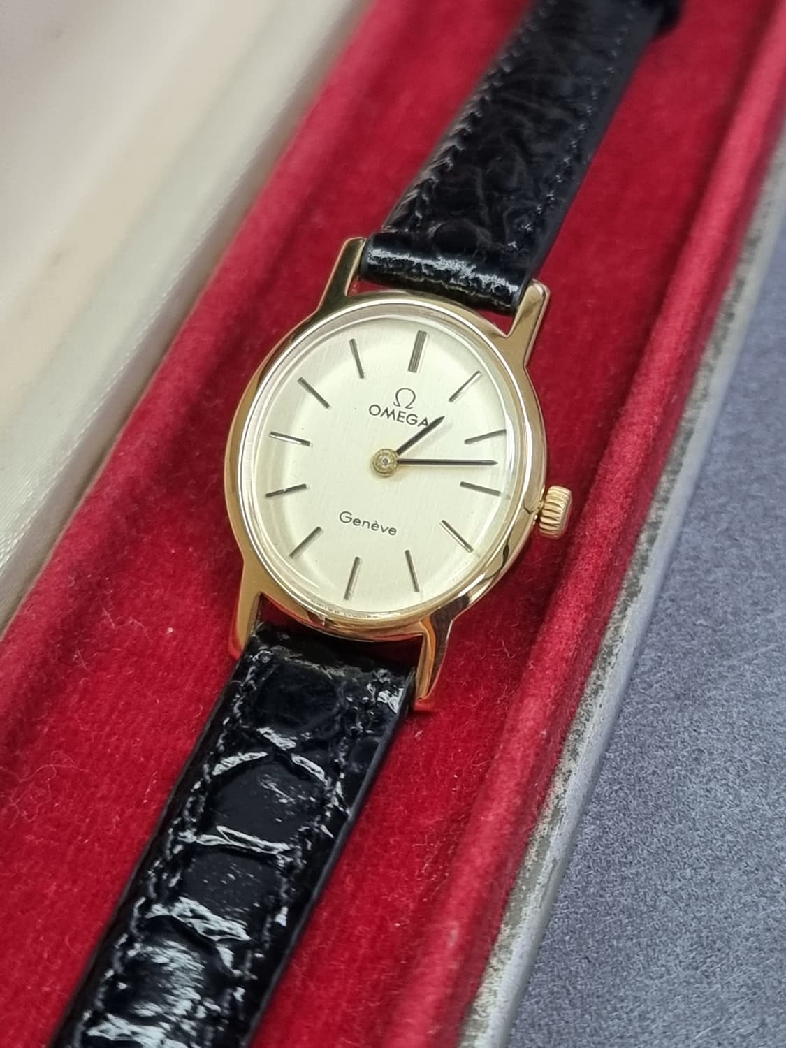 오메가 제네브 빈티지 오벌 샴페인 선레이 다이얼 수동 여성시계 상품이미지2