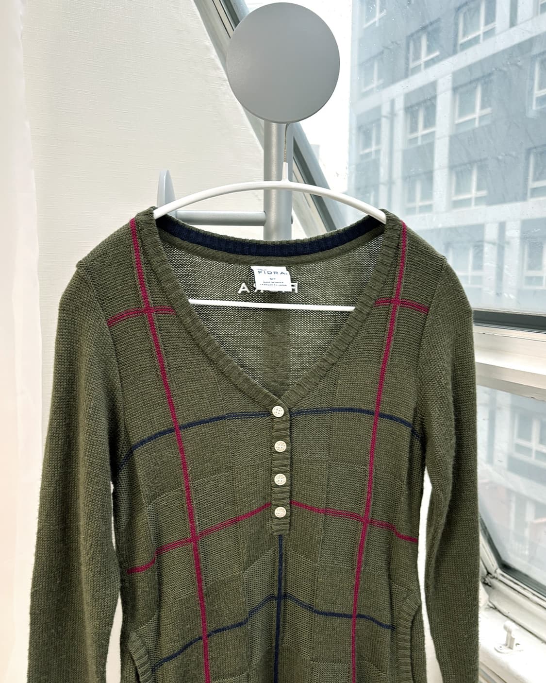 FIDRA 카키 브이넥 버튼업 롱 풀오버 상품이미지3