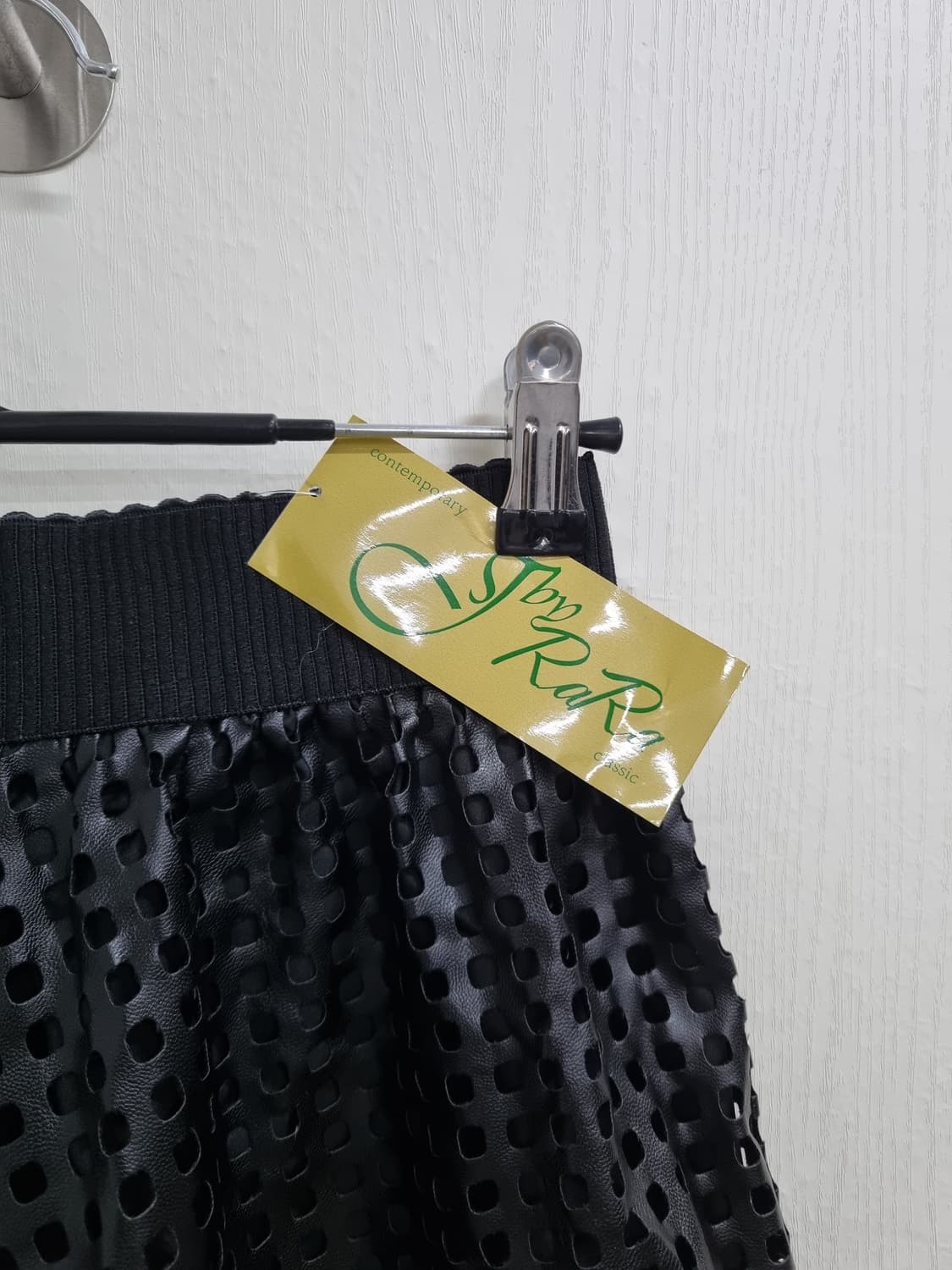 J by RaRa 새제품 블랙 펀칭 롱 스커트 55, 66사이즈 상품이미지4