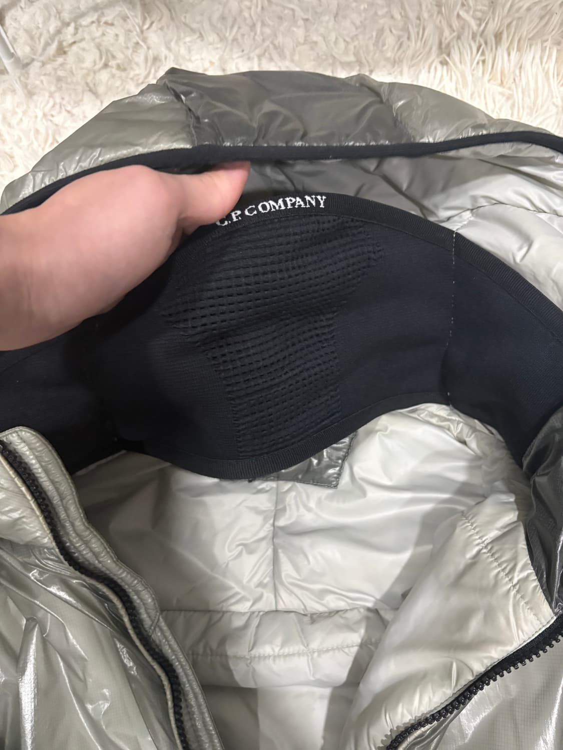 [레어M] cp컴퍼니 프리마로프트 아웃라인 경량패딩 상품이미지3