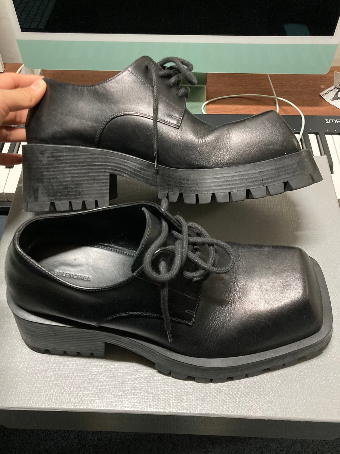 발렌시아가 트루퍼 더비 슈즈 상품이미지3