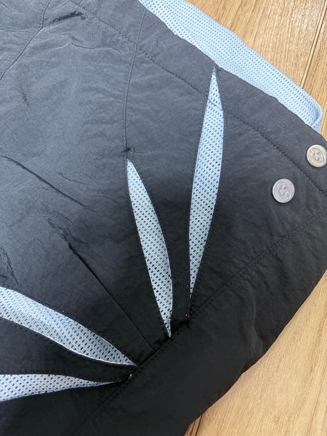 [4] 산산기어 컷 오프 메쉬 쇼츠 블랙 상품이미지3