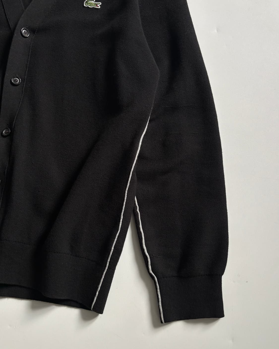 Lacoste 라코스테 블랙 로고 브이넥 가디건 상품이미지3