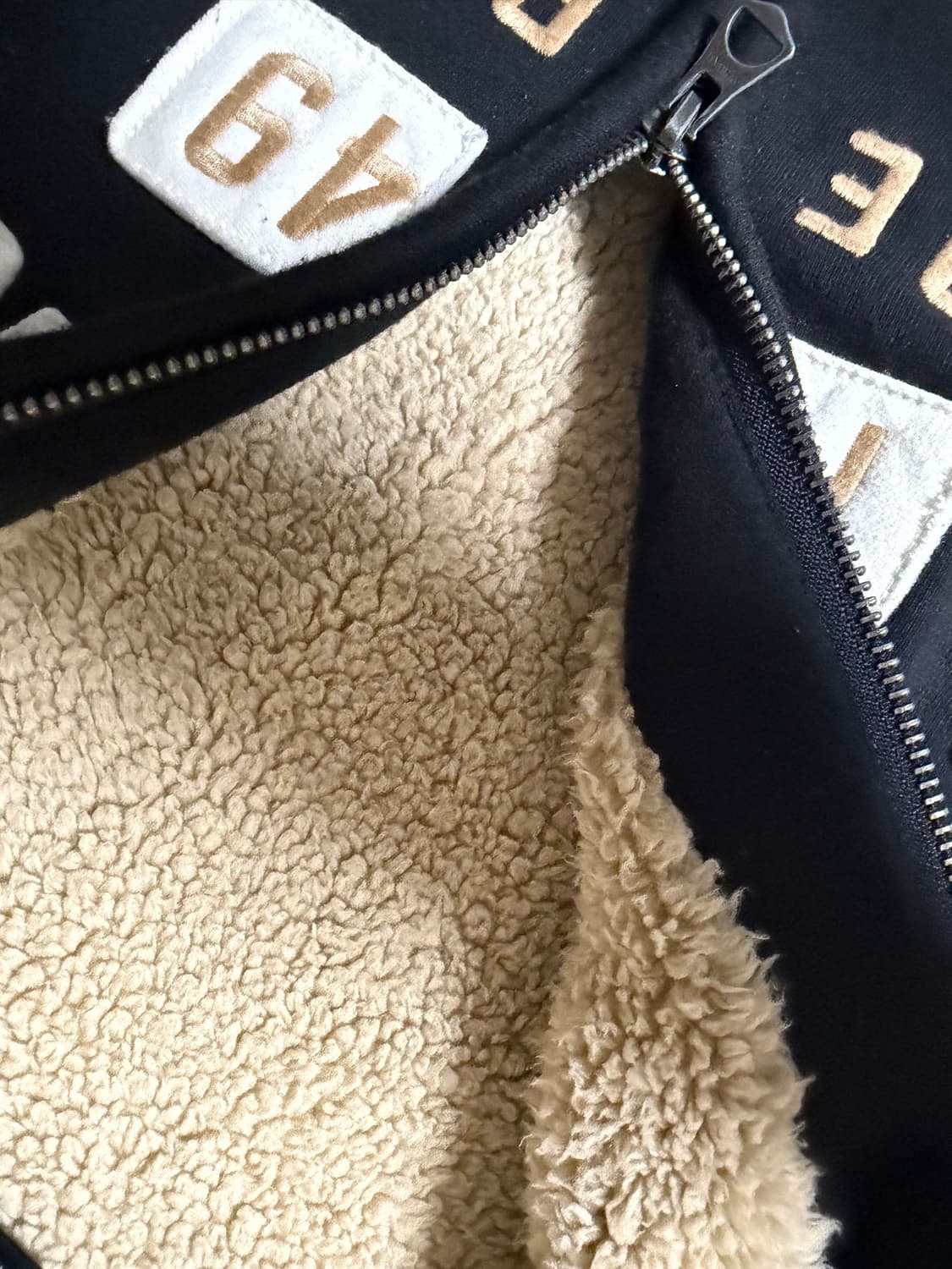 (급처!)후아유 양털 후드집업 블랙 L 상품이미지3