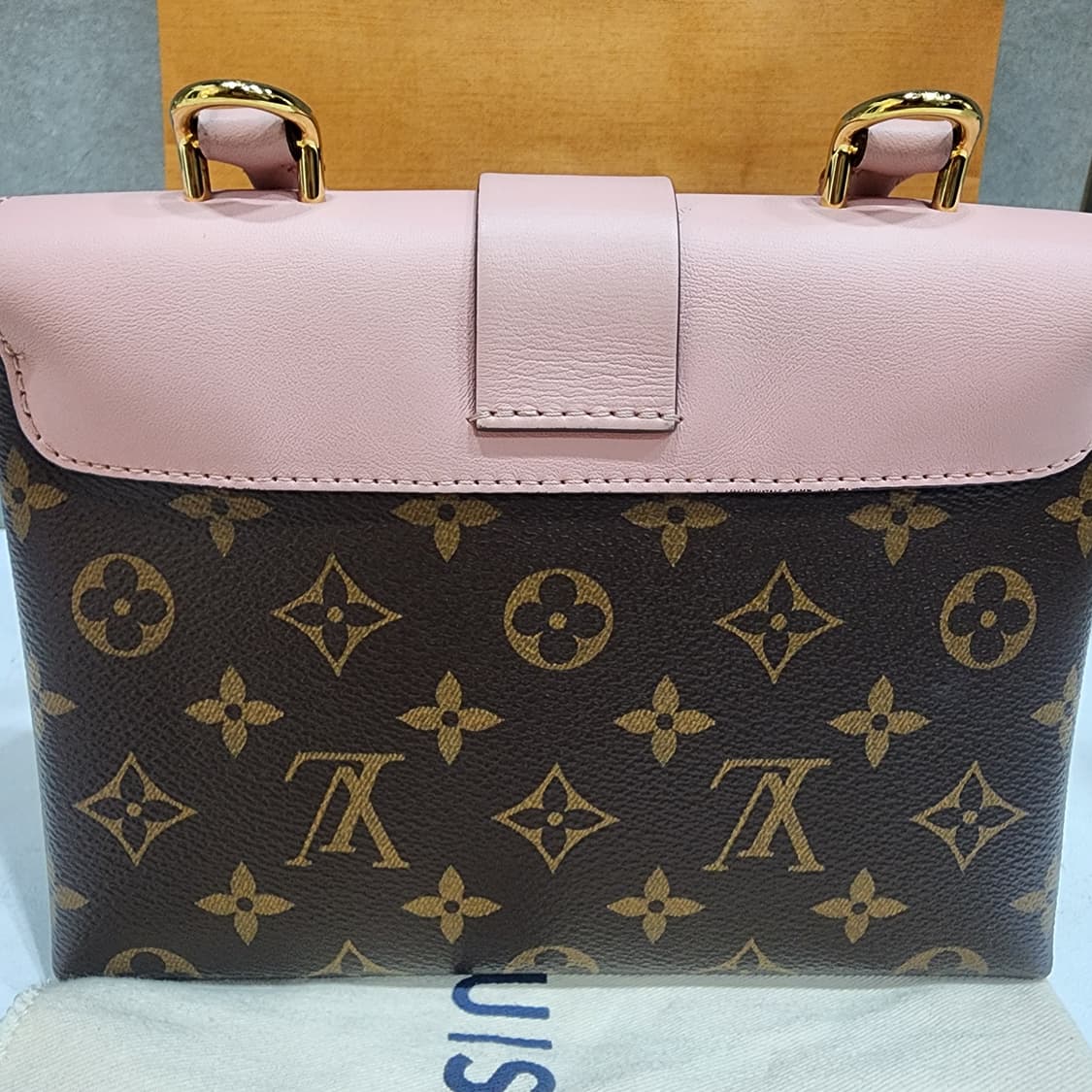 루이비통 록키BB 로즈파우더핑크 내장칩버전 상품이미지2