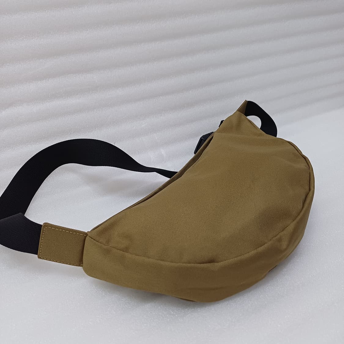 럭키마르쉐 여행 일상 힙색 슬링백 가방 중대형 훌륭 사랑봉봉 상품이미지3