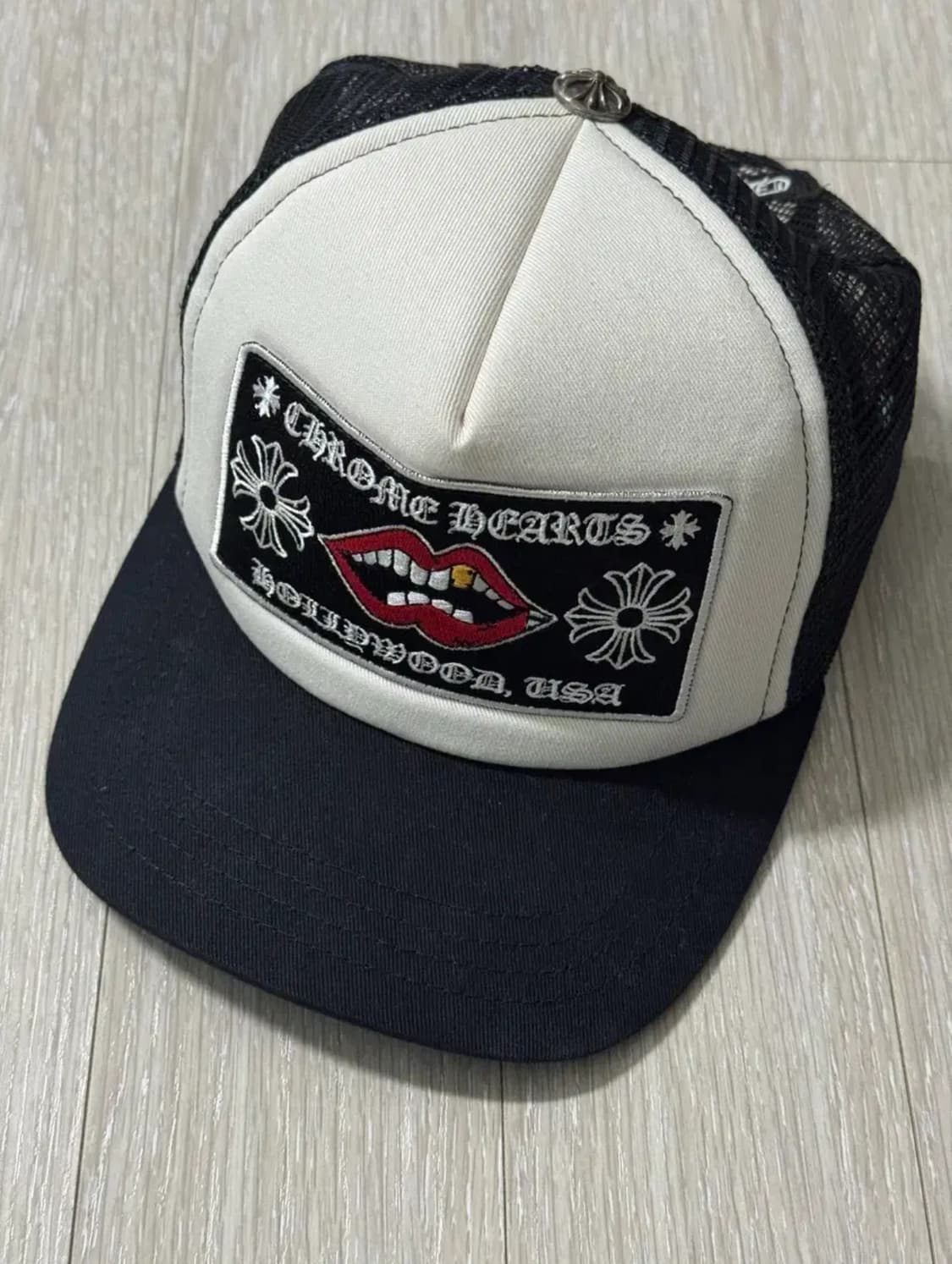 크롬하츠 참퍼 할리우드 트러커햇 블랙 화이트 상품이미지1