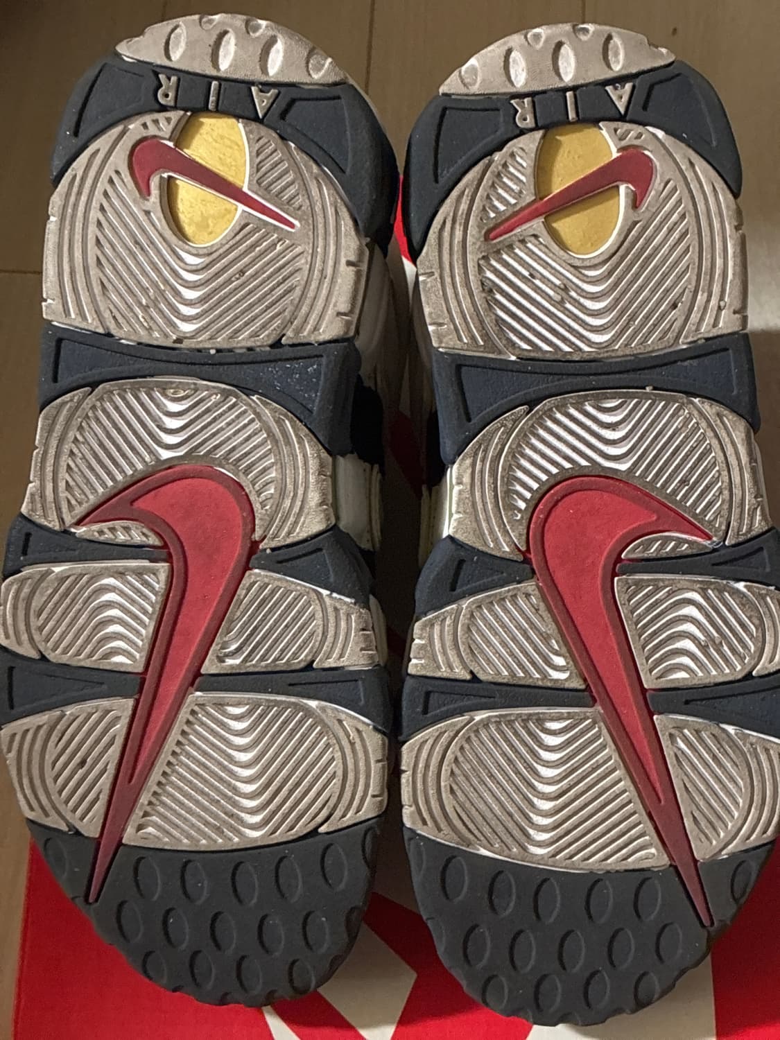 나이키 에어 모어 업템포 상품이미지2