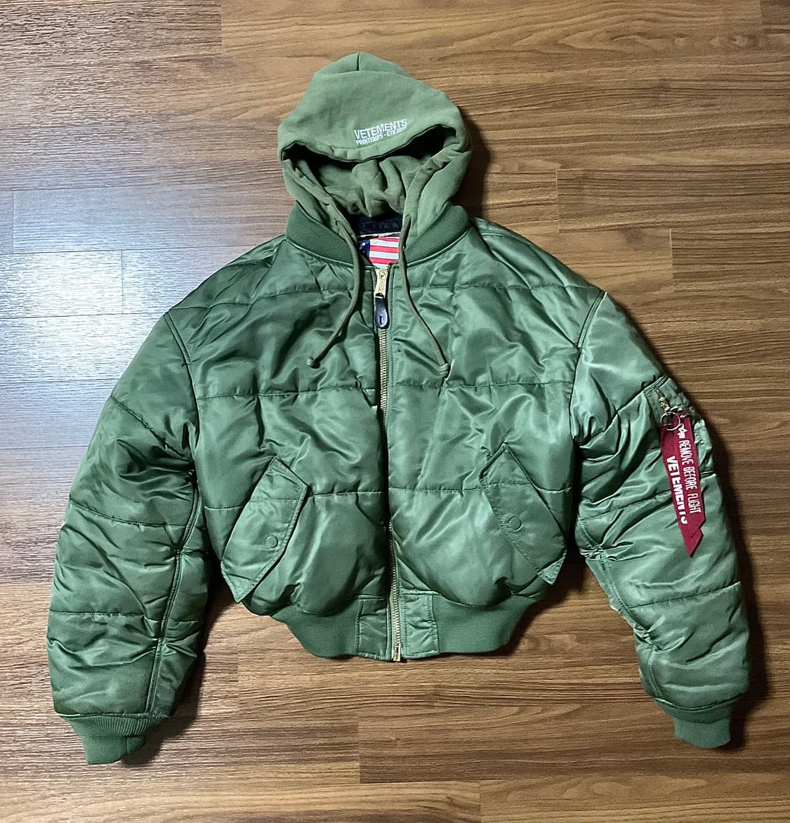 베트멍 AW17 리버시블 알파인더스트리 크롭 패디드 봄버 MA-1 상품이미지1