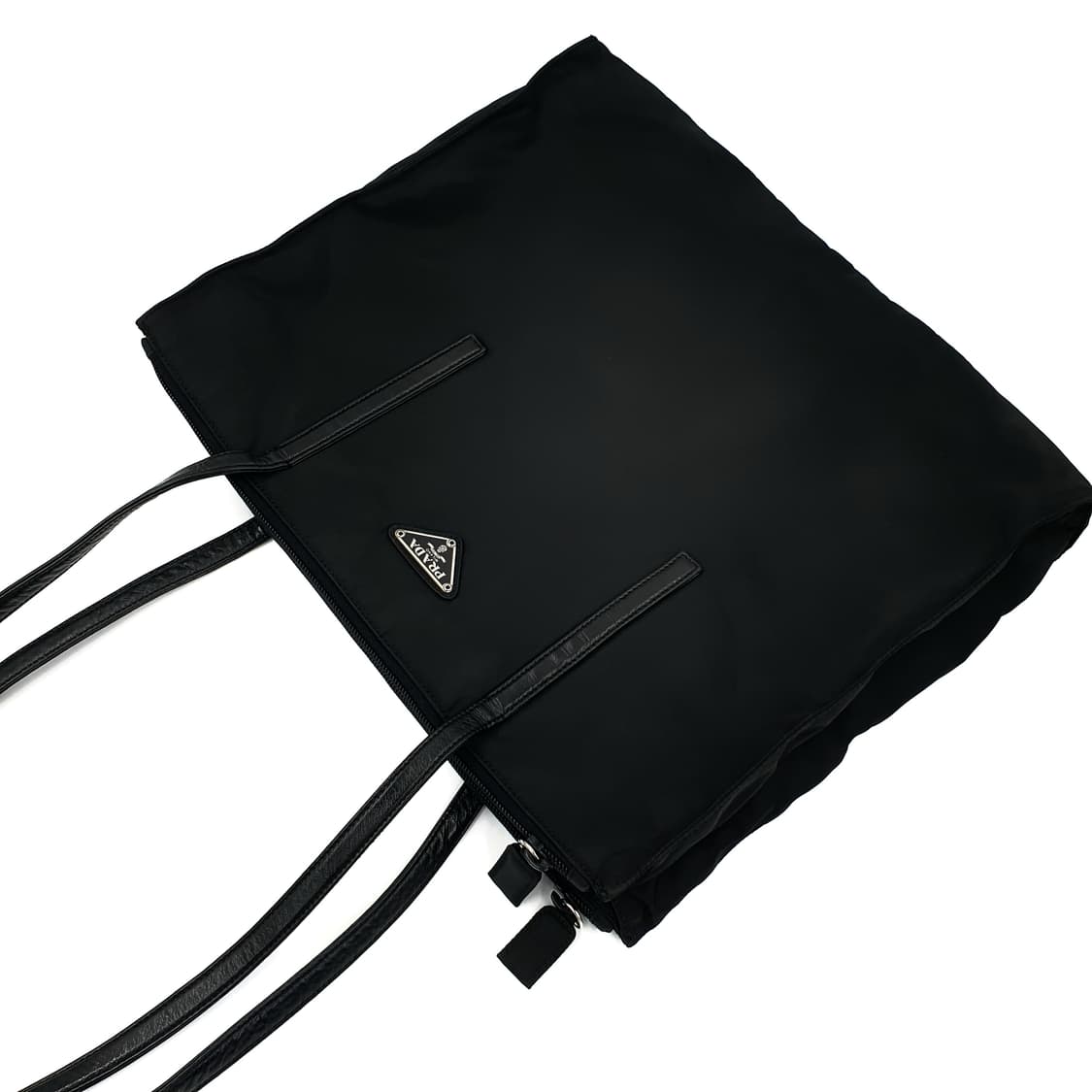 프라다 삼각로고 리나일론 블랙 미듐 숄더백 상품이미지4