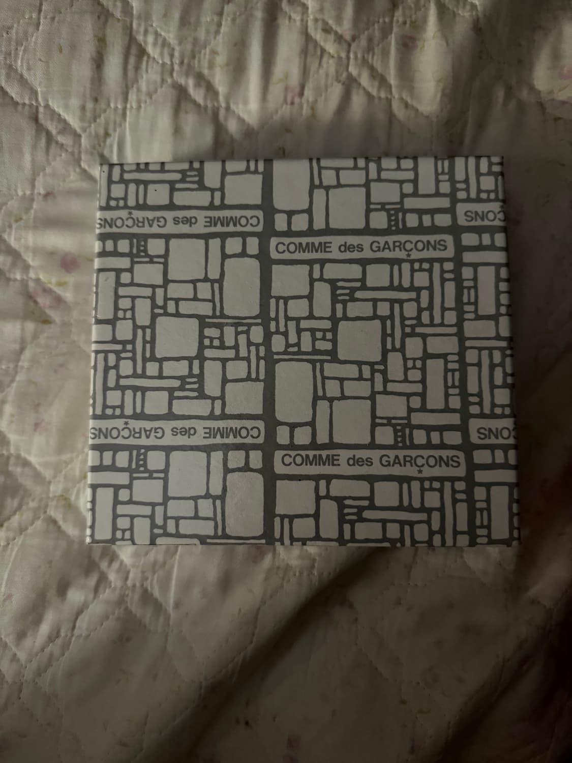 꼼데가르송 도트지갑 상품이미지1