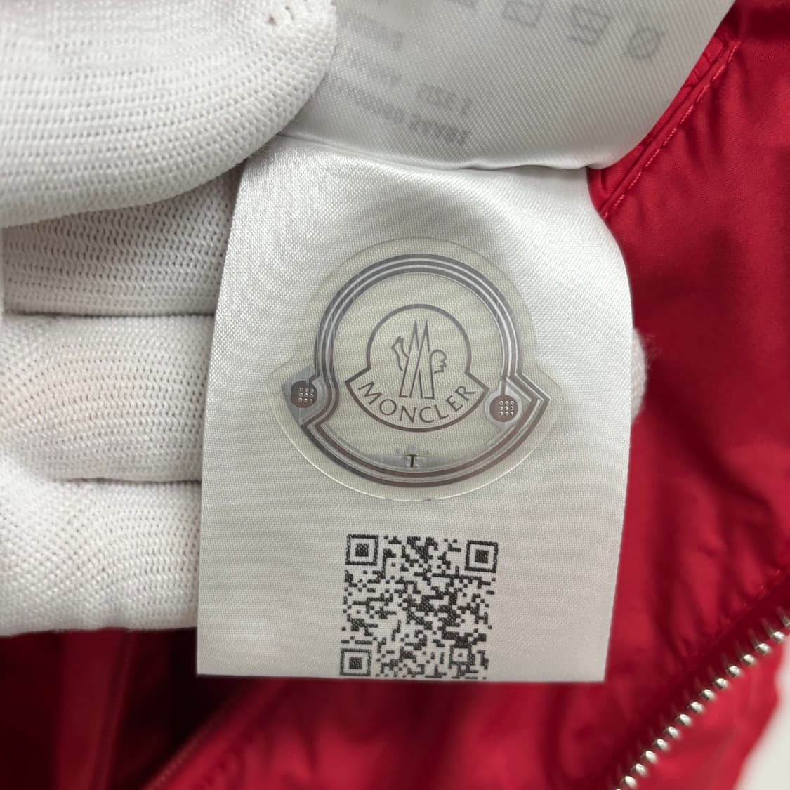 [5]몽클레어 와펜패치 조끼패딩  상품이미지4