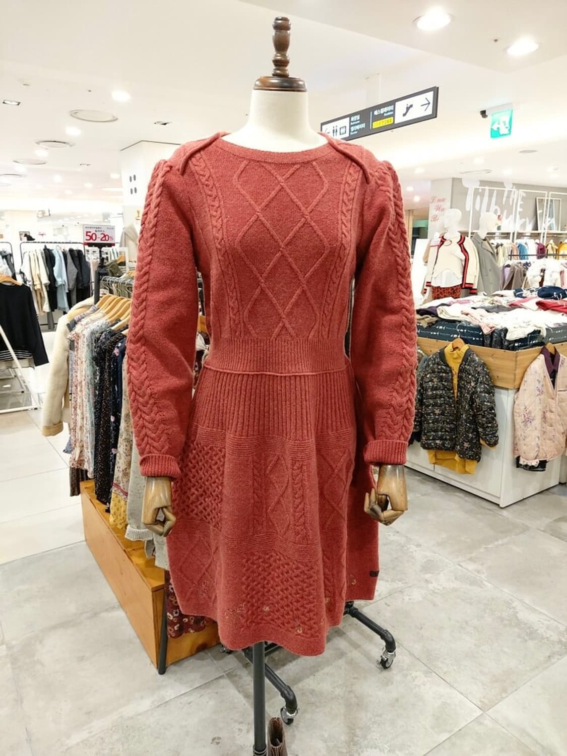 써스데이아일랜드 니트 원피스 상품이미지3