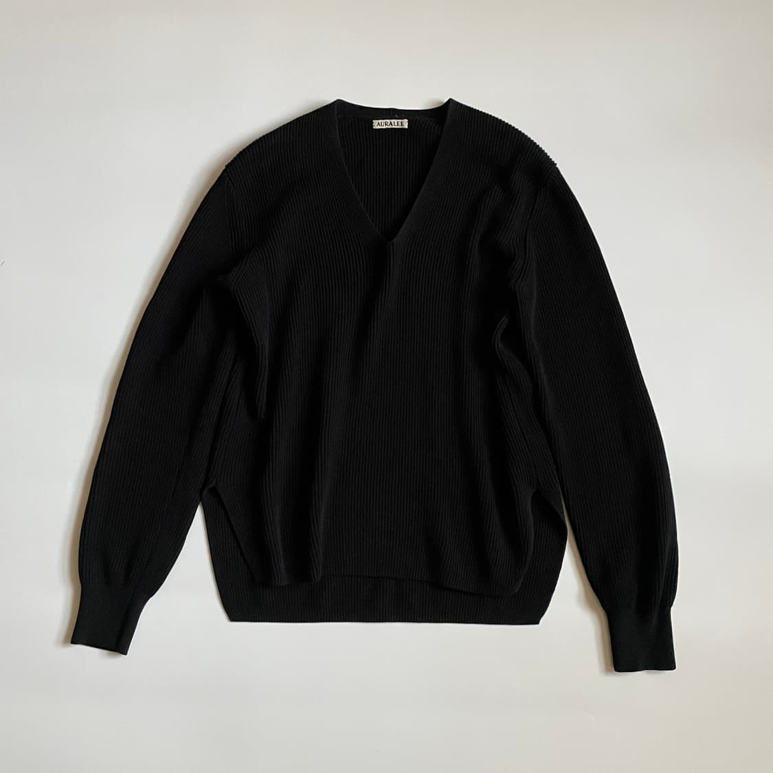 오라리 브이넥 니트 블랙 상품이미지1