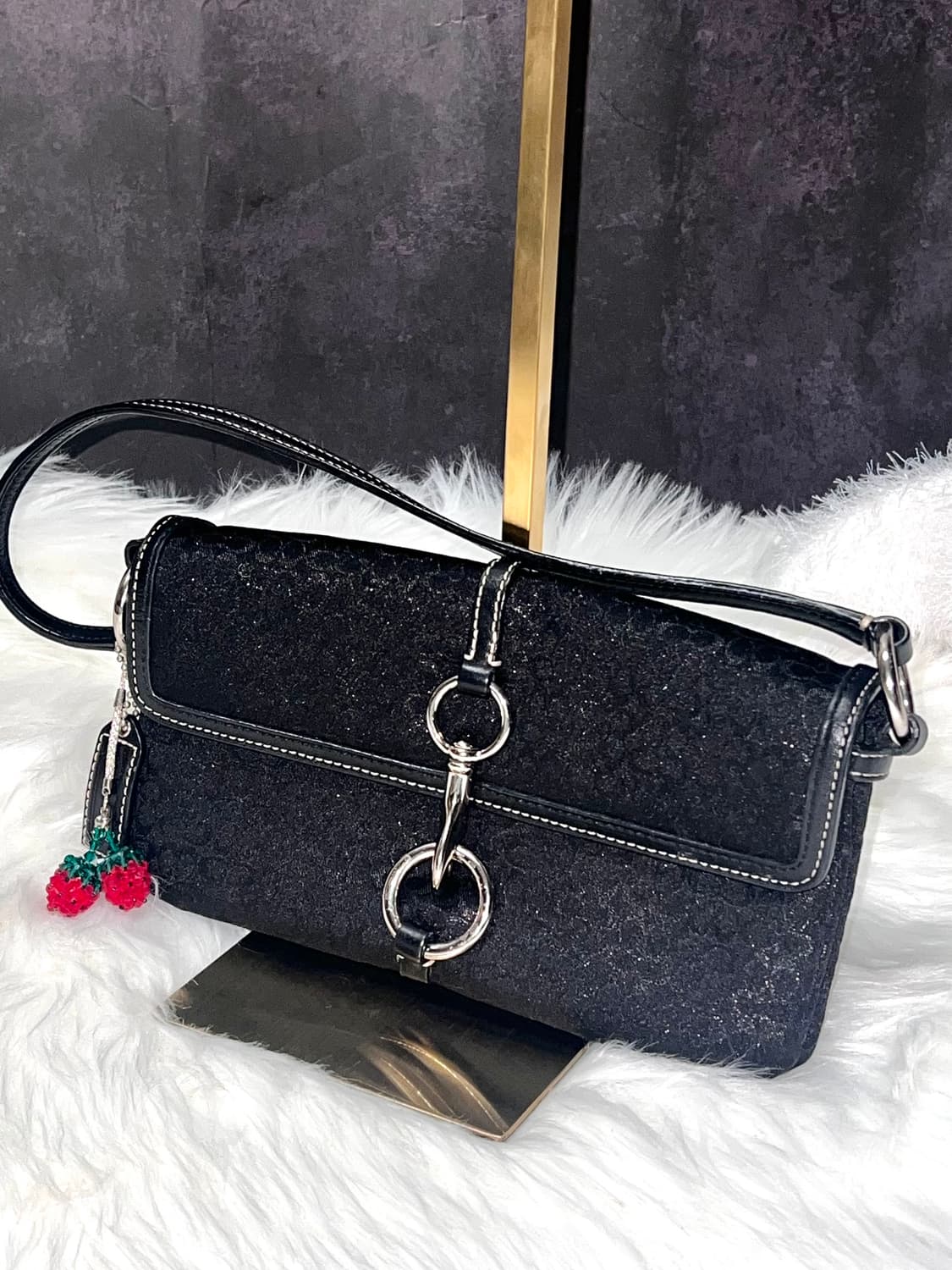 90s coach 시그니처 블랙 쉬머 캔버스 실버 하드웨어 숄더백 상품이미지2