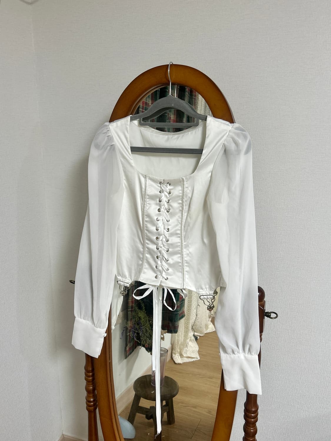 아일렛 시스루 블라우스 상품이미지1