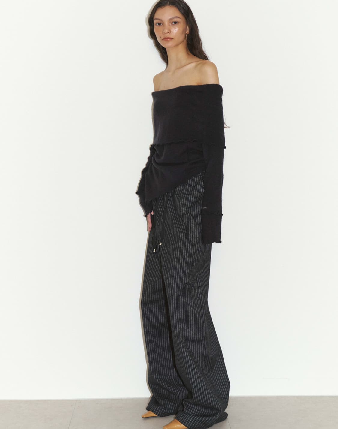 폴리수엠 WARM EFFORTLESS PANTS BLACK 상품이미지2