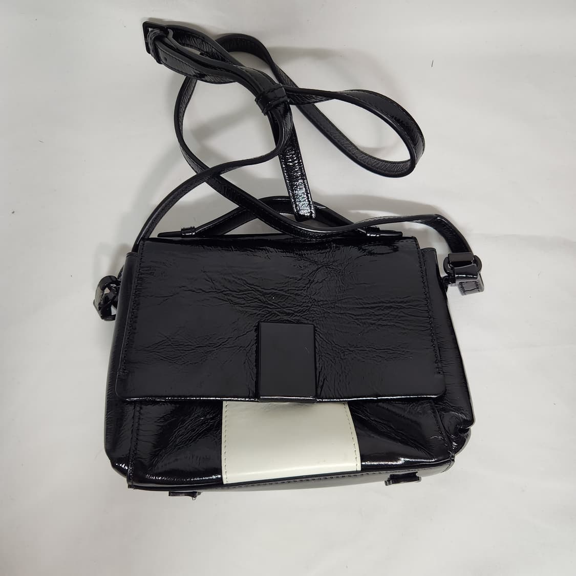 J417 쿠론 X 럭키슈에뜨 크로스백 가방
 상품이미지1