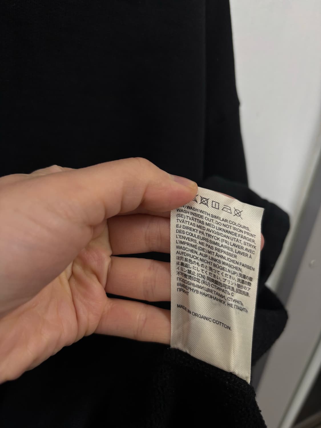 아크네 스튜디오 스톡홀룸 리버스 로고 맨투맨 상품이미지8