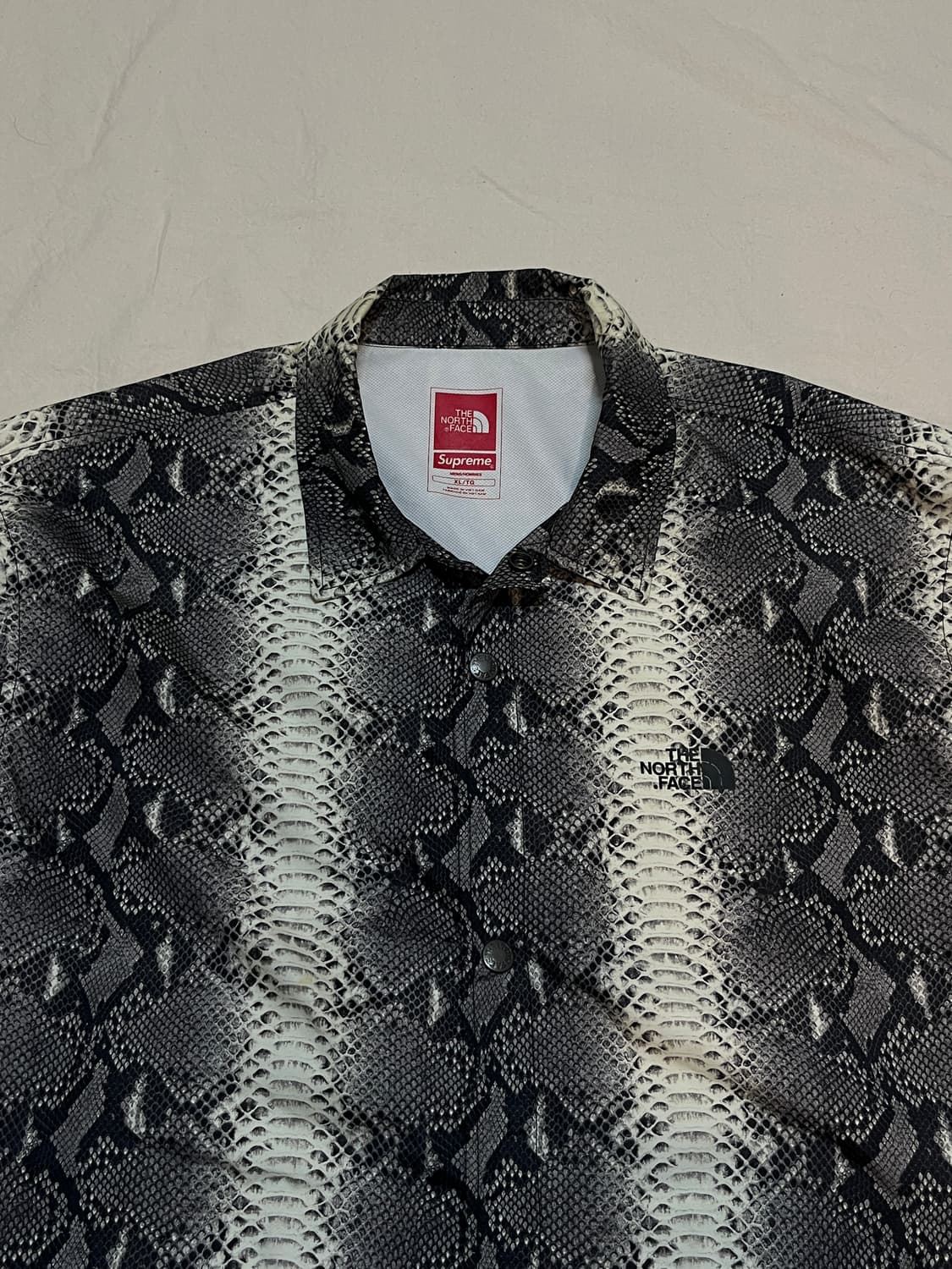 슈프림 x 노스페이스 스네이크스킨 코치자켓 상품이미지2