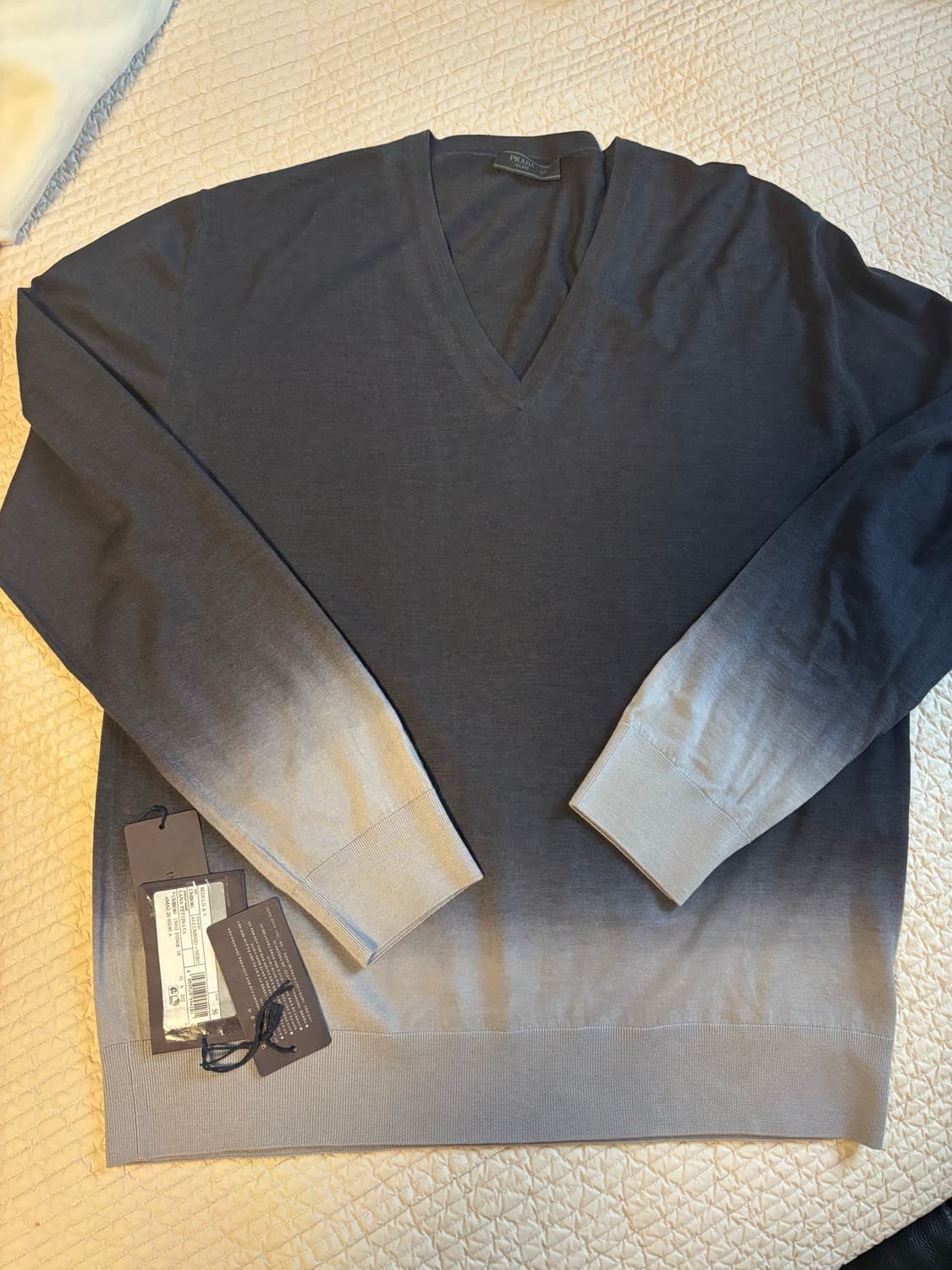 [50] 프라다 브이넥 니트 상품이미지5