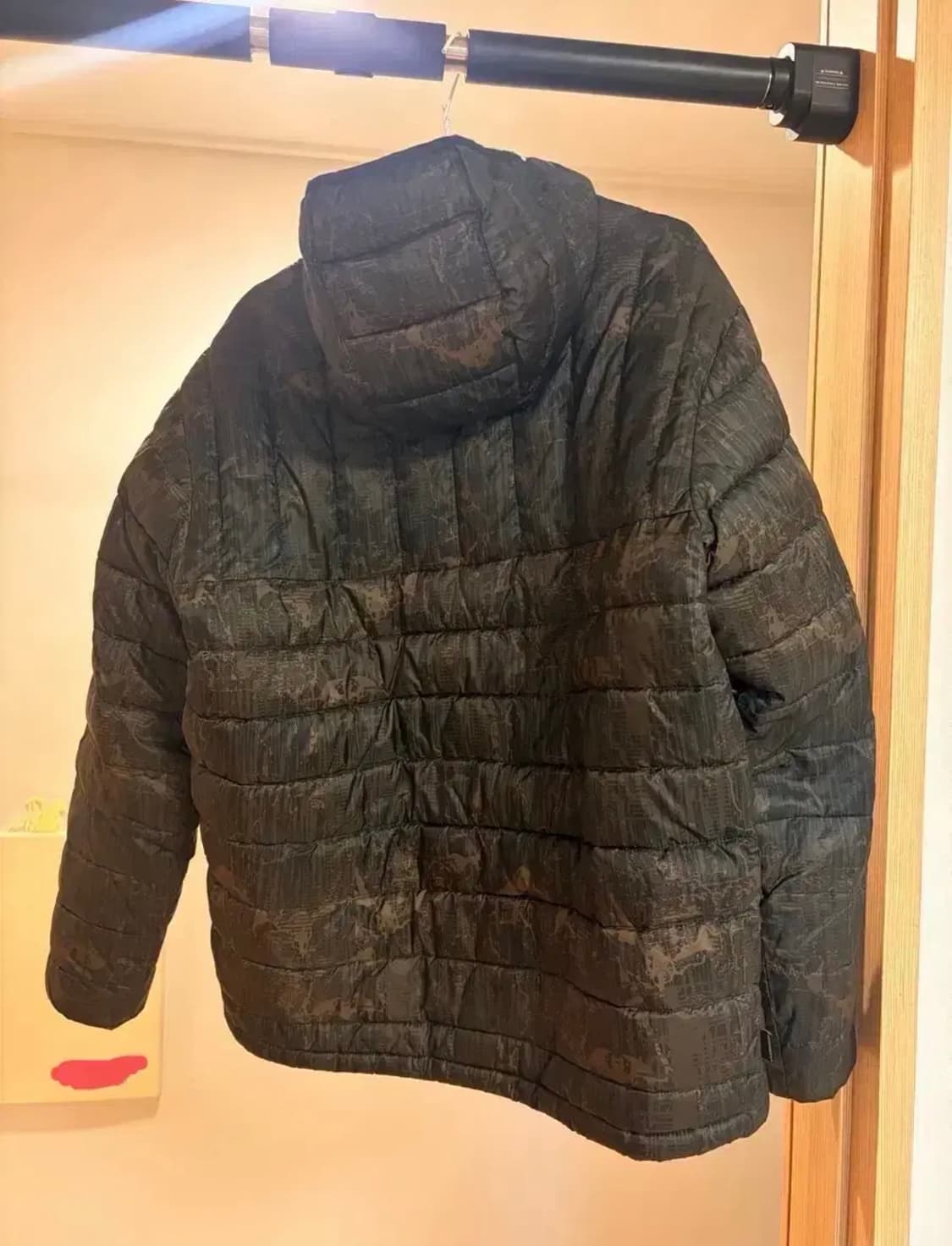 브라운브레스 경량패딩 카키 m사이즈 판매합니다 상품이미지3