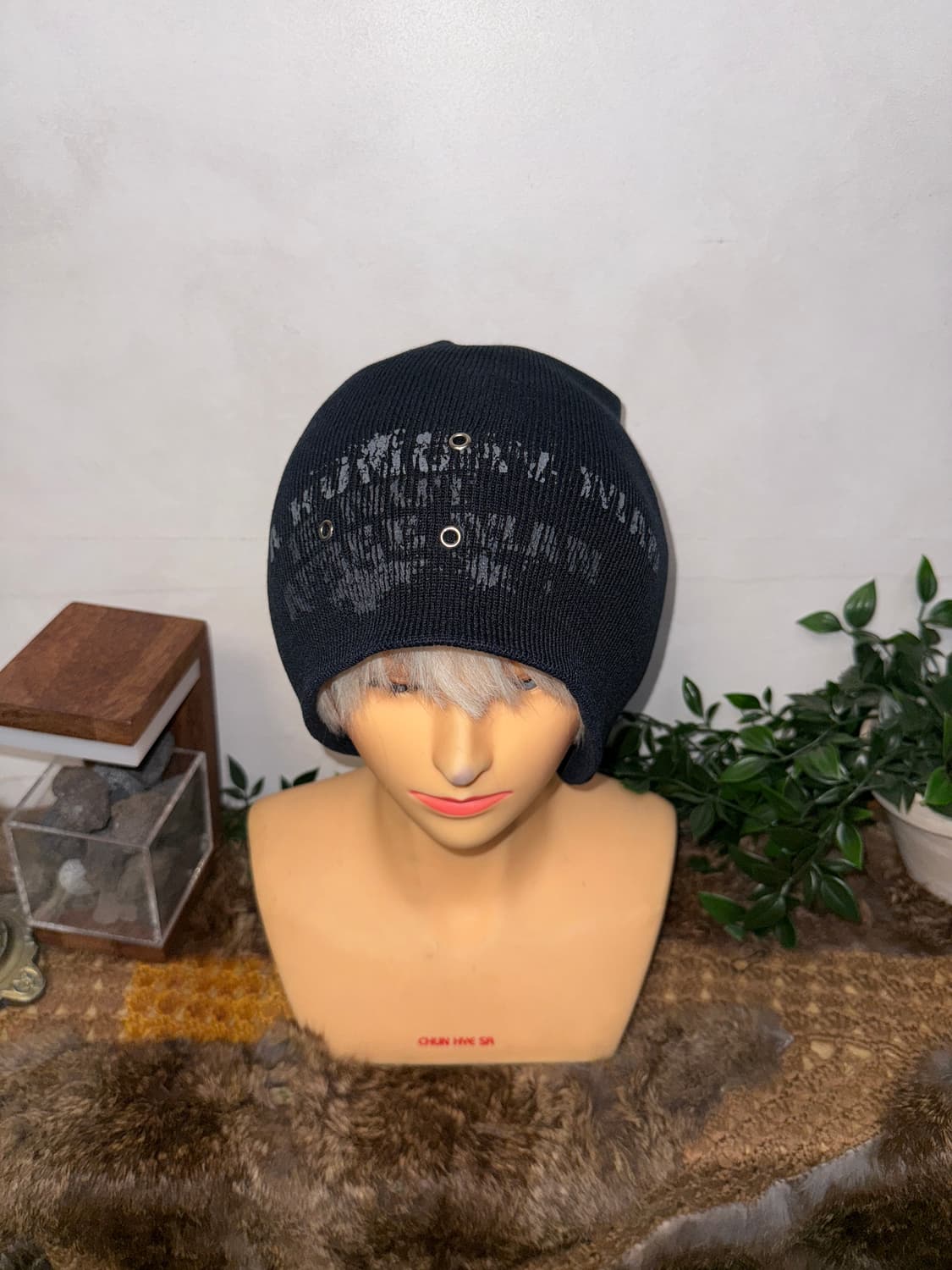 Black eyelet lettering loose knit beanie 상품이미지2
