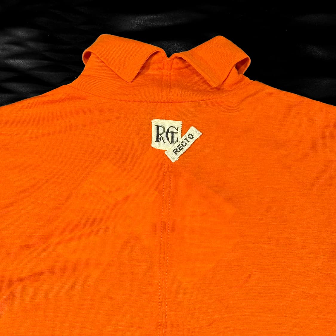 렉토 오버레이 로고 터틀넥 탑 상품이미지3