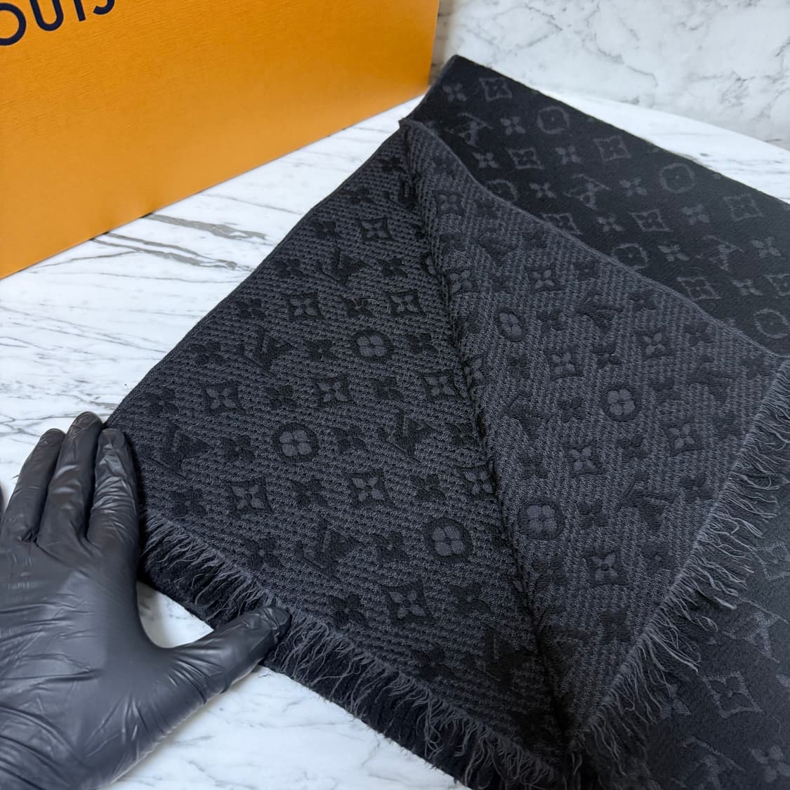 루이비통 풀 모노그램 클래식 머플러  상품이미지3