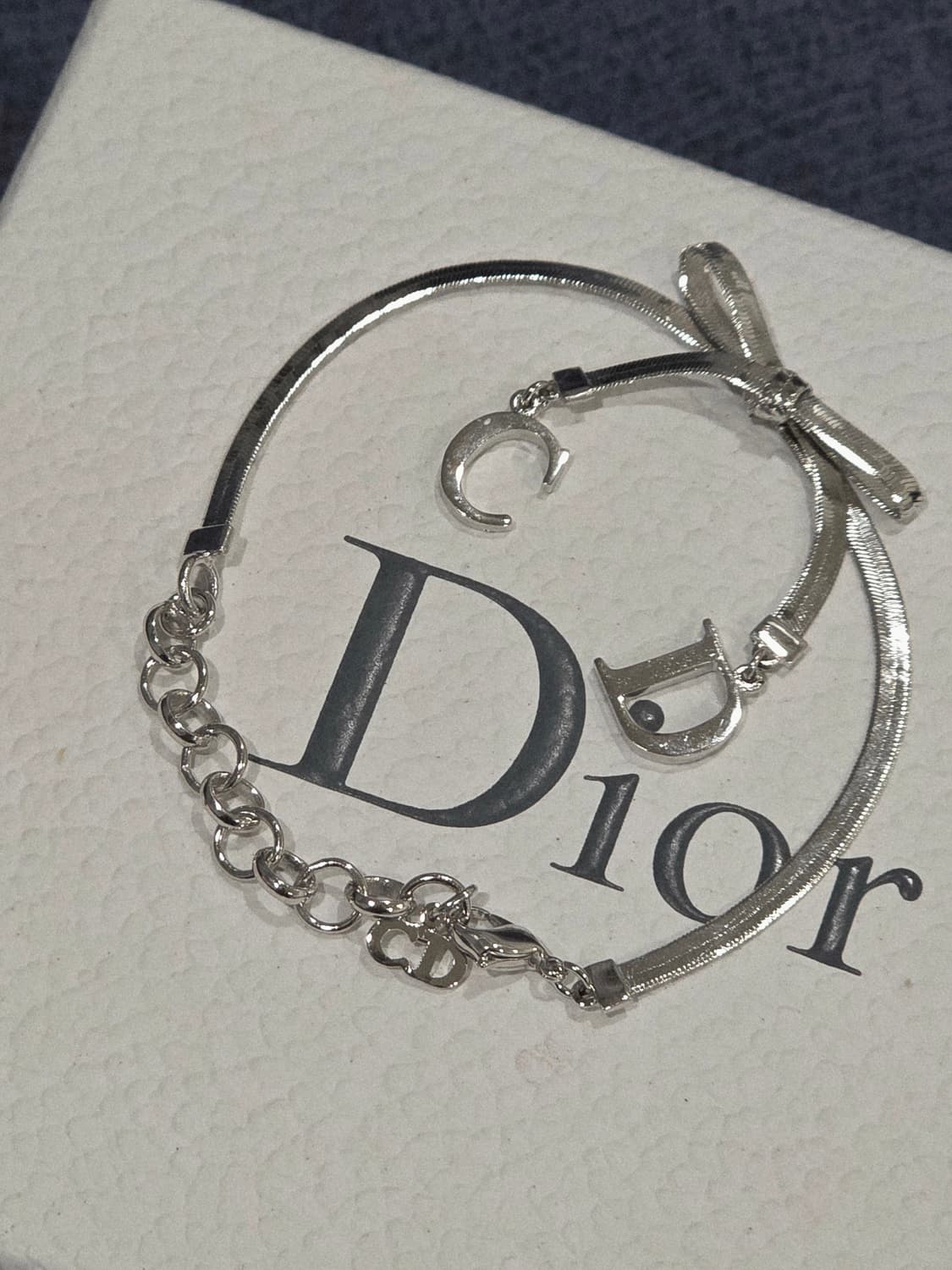 디올 은장 리본 CD 로고 팔찌 상품이미지1