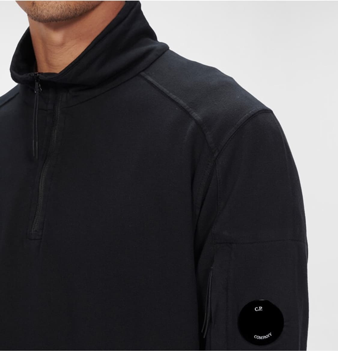 [택 새상품] CP컴퍼니 렌즈 와펜 반집업 맨투맨 티셔츠 상품이미지5