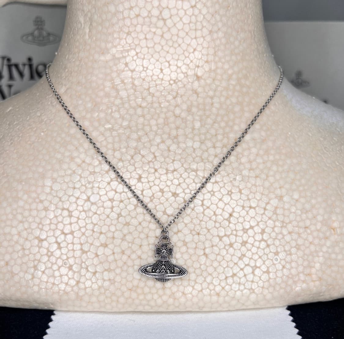 비비안웨스트우드 아카이브 도트디테일 클래식 orb 팬던트 목걸이 상품이미지7