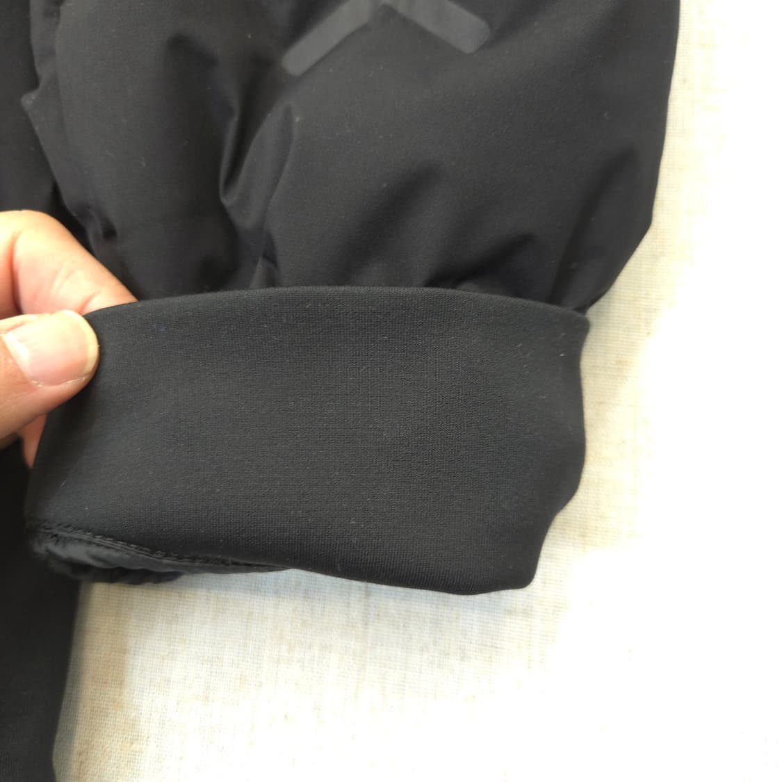 헤지스 블랙 경량 패딩 점퍼 상품이미지3