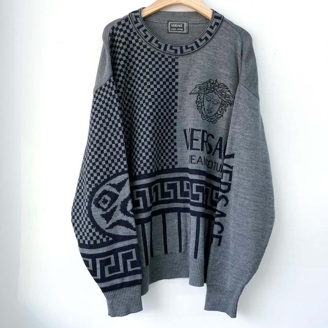 베르사체 진스 꾸띄르 90s 메두사로고 그레이코튼니트 상품이미지2